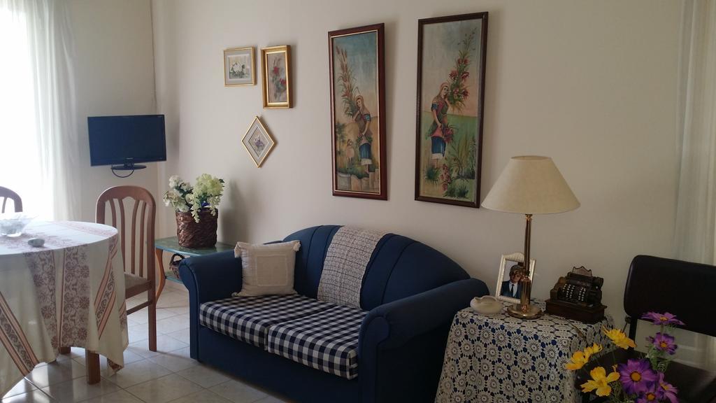 Foivos Hotel Loutra Edipsou  Buitenkant foto