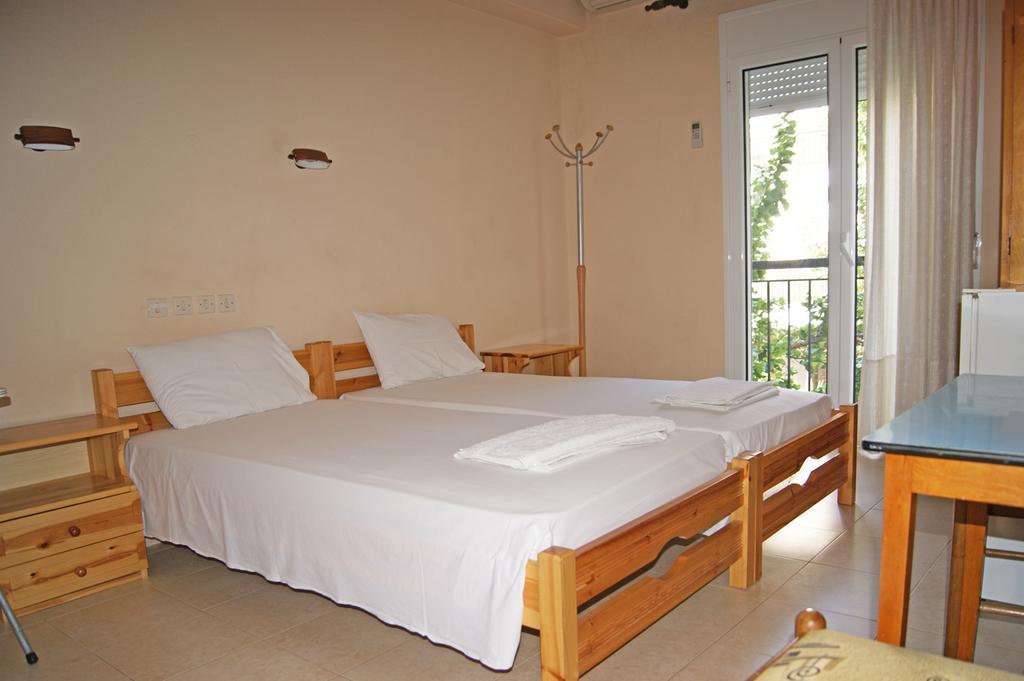 Foivos Hotel Loutra Edipsou  Buitenkant foto