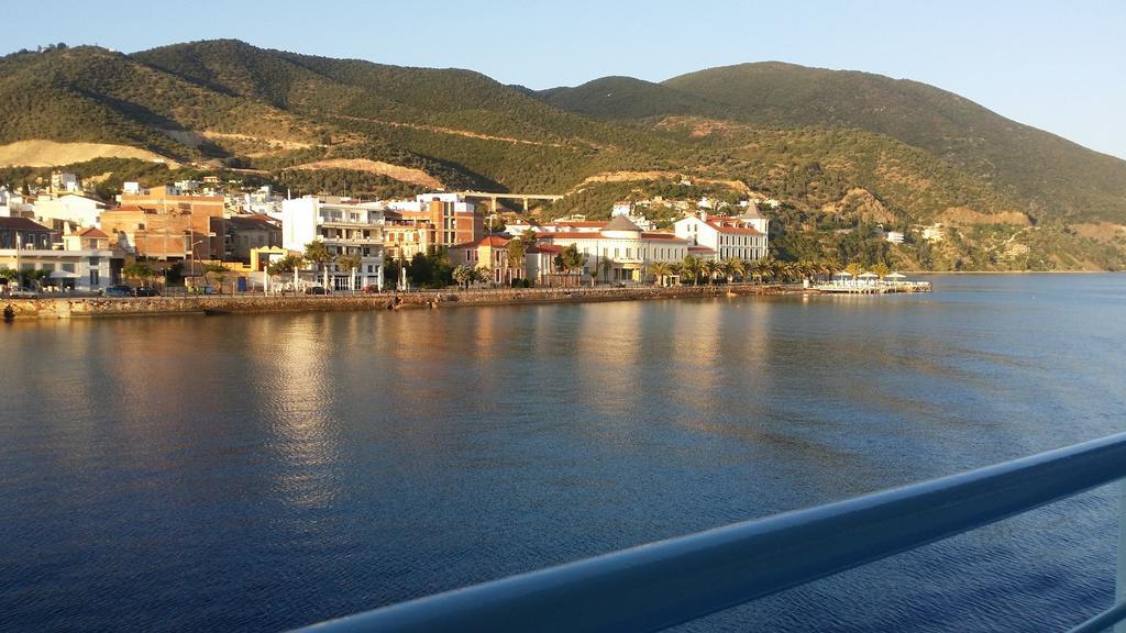 Foivos Hotel Loutra Edipsou  Buitenkant foto